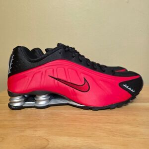 Nike Shox R4 Shoes University Red Black Silver HQ1988-600 Men's Size 10